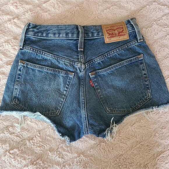 levis 501 cutoff denim booty shorts cutoffs button fly womens size 24 - Picture 2 of 6